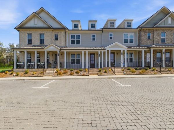 220 Nearwater Place , Hendersonville, TN 37075