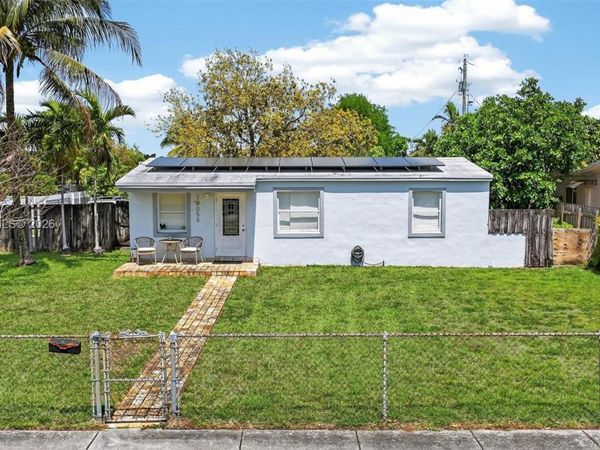 10055 SW 52nd Ter , Miami, FL 33165