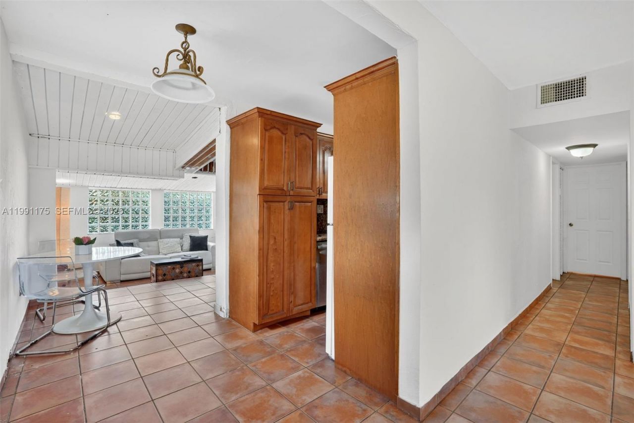 10055 SW 52nd Ter , Miami, FL 33165 Photo