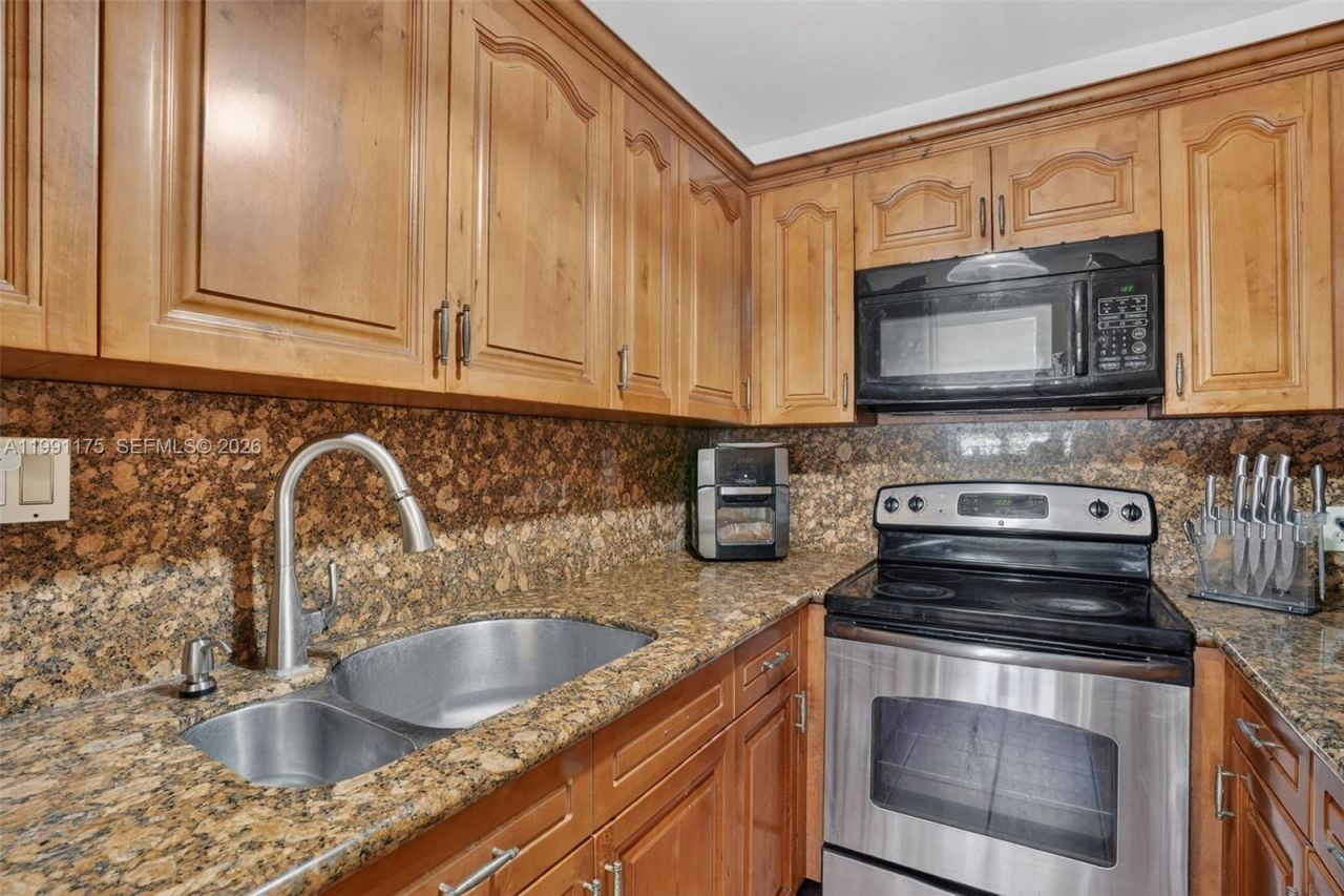 10055 SW 52nd Ter , Miami, FL 33165 Photo