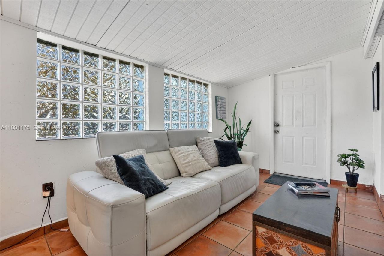 10055 SW 52nd Ter , Miami, FL 33165 Photo