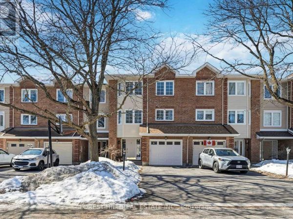 3 Mannington Court, Ottawa, ON K2J4A1