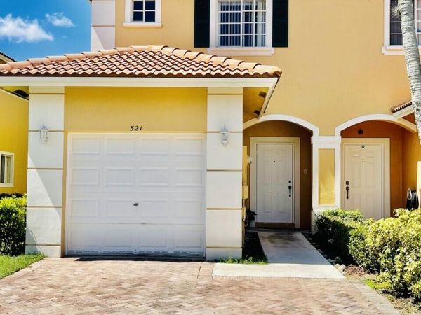 521 Princess Drive, Unit 521, Margate, FL 33068