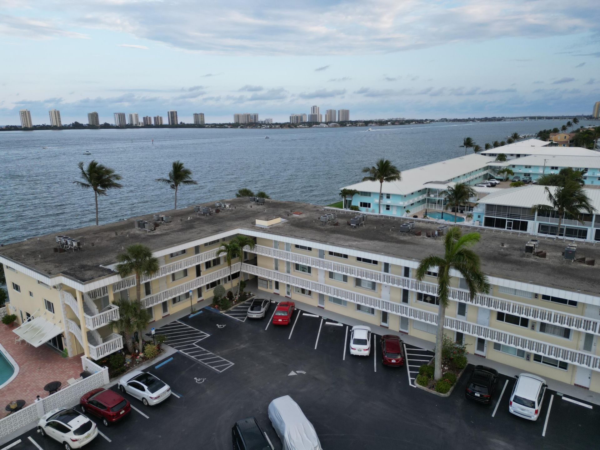 101 Doolen Court, Unit 305, North Palm Beach, FL 33408 Photo