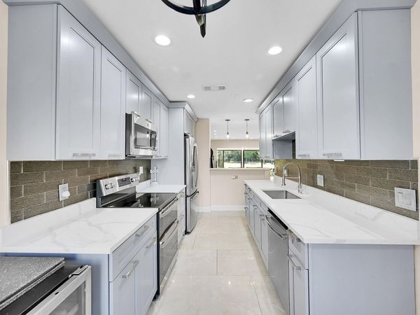 21207 Lago Circle, Boca Raton, FL 33433