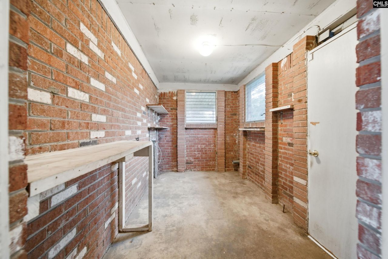 586 Rainbow Circle  Photo 11