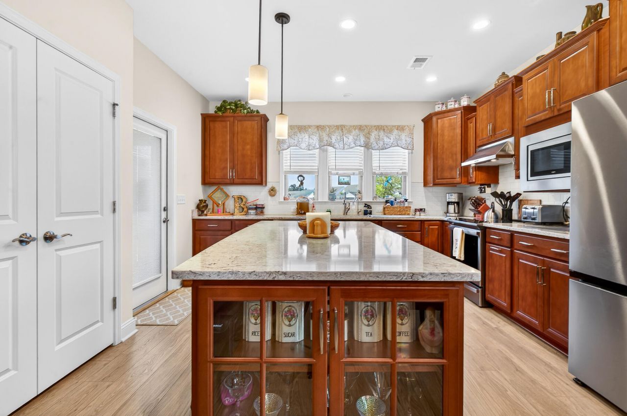 525 Switchgrass Drive Photo 23