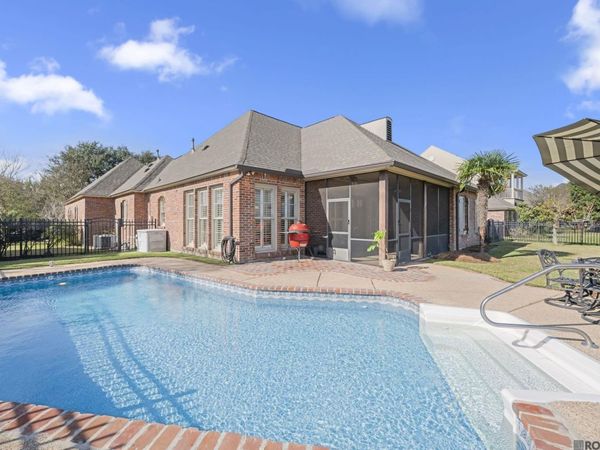 2315 S Turnberry Ave, Zachary, LA 70791
