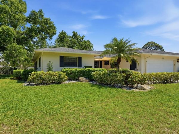 7101 FAIRWAY BEND CIRCLE, SARASOTA, FL 34243