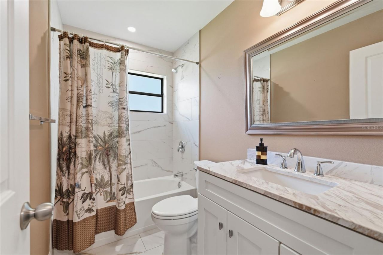 7101 Fairway Bend Circle, Sarasota, FL 34243 Photo