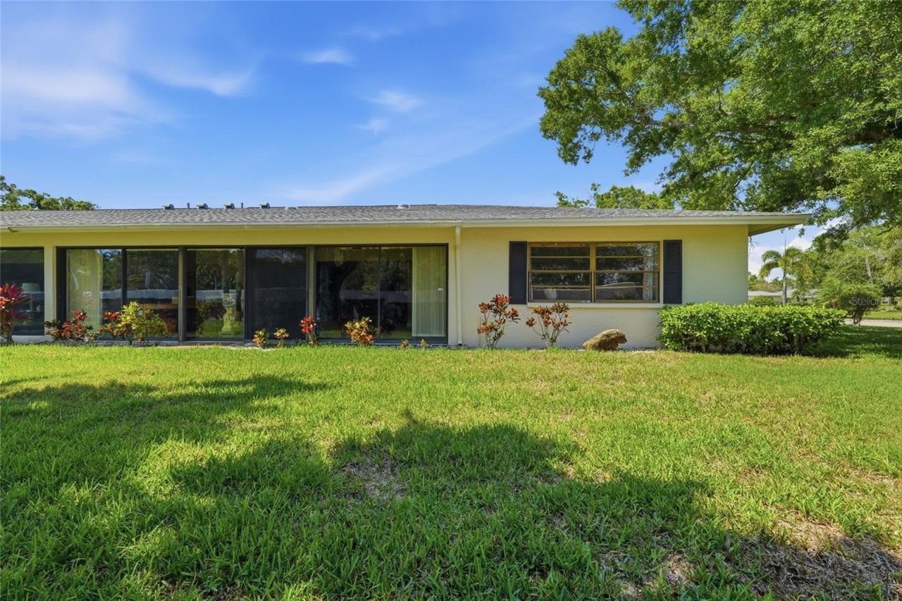 7101 Fairway Bend Circle , Sarasota, FL 34243 Photo