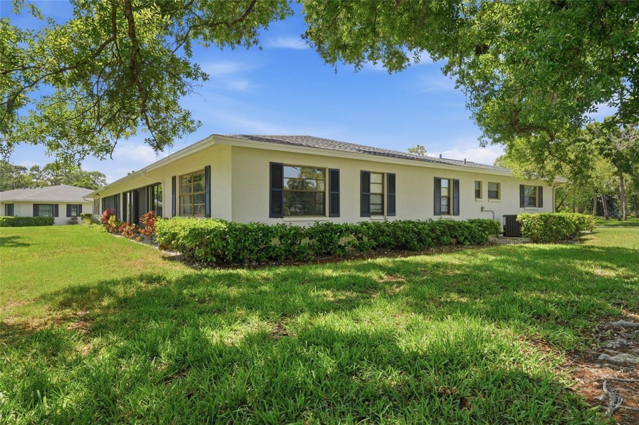 7101 Fairway Bend Circle , Sarasota, FL 34243 Photo