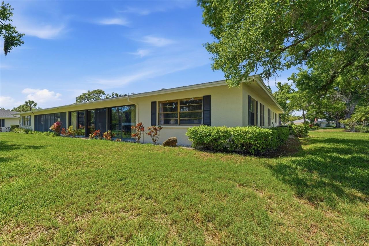 7101 Fairway Bend Circle , Sarasota, FL 34243 Photo