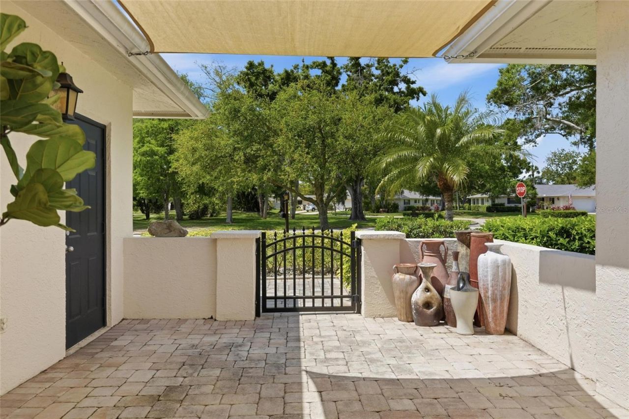 7101 Fairway Bend Circle , Sarasota, FL 34243 Photo
