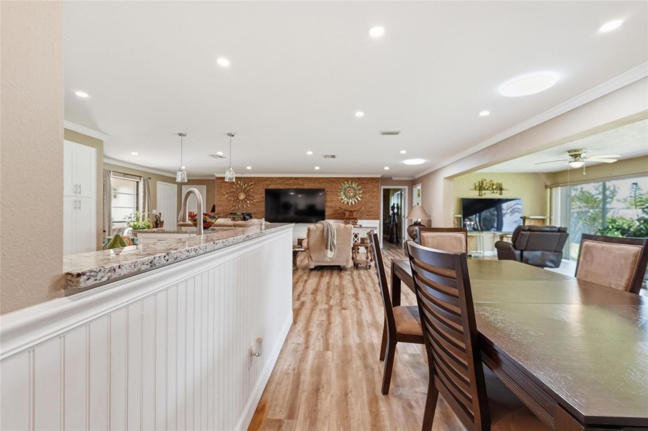 7101 Fairway Bend Circle, Sarasota, FL 34243 Photo
