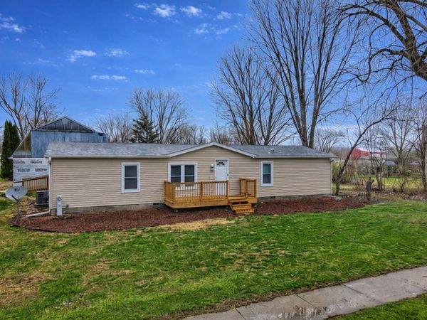 133 South Street , Seneca, IL 61360