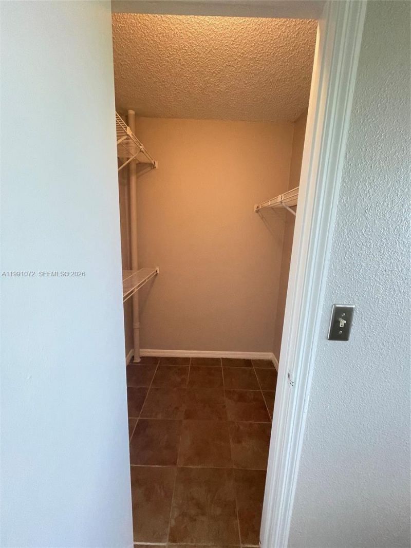 3390 N Pinewalk Dr N , Unit 1027, Margate, FL 33063 Photo