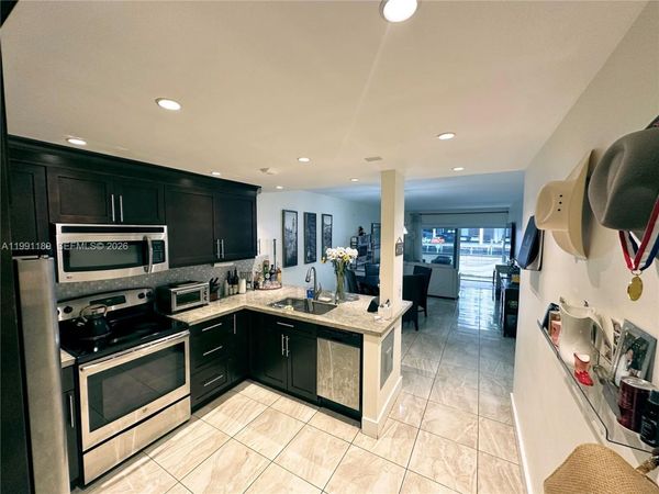 450 Paradise Isle Blvd, Unit 102, Hallandale Beach, FL 33009
