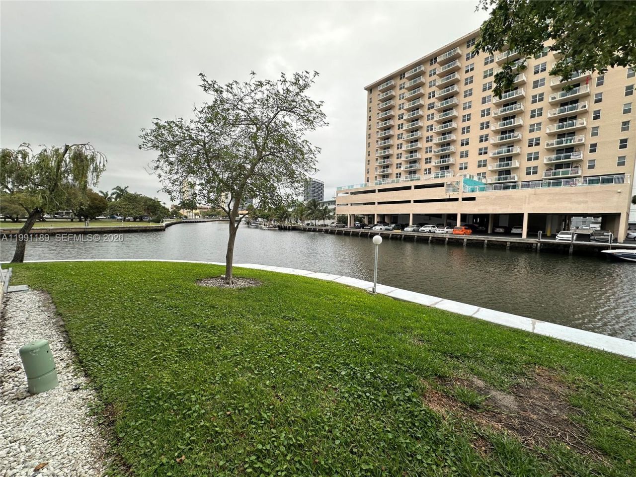 450 Paradise Isle Blvd, Unit 102, Hallandale Beach, FL 33009 Photo