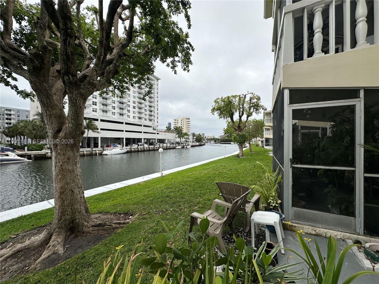 450 Paradise Isle Blvd, Unit 102, Hallandale Beach, FL 33009 Photo