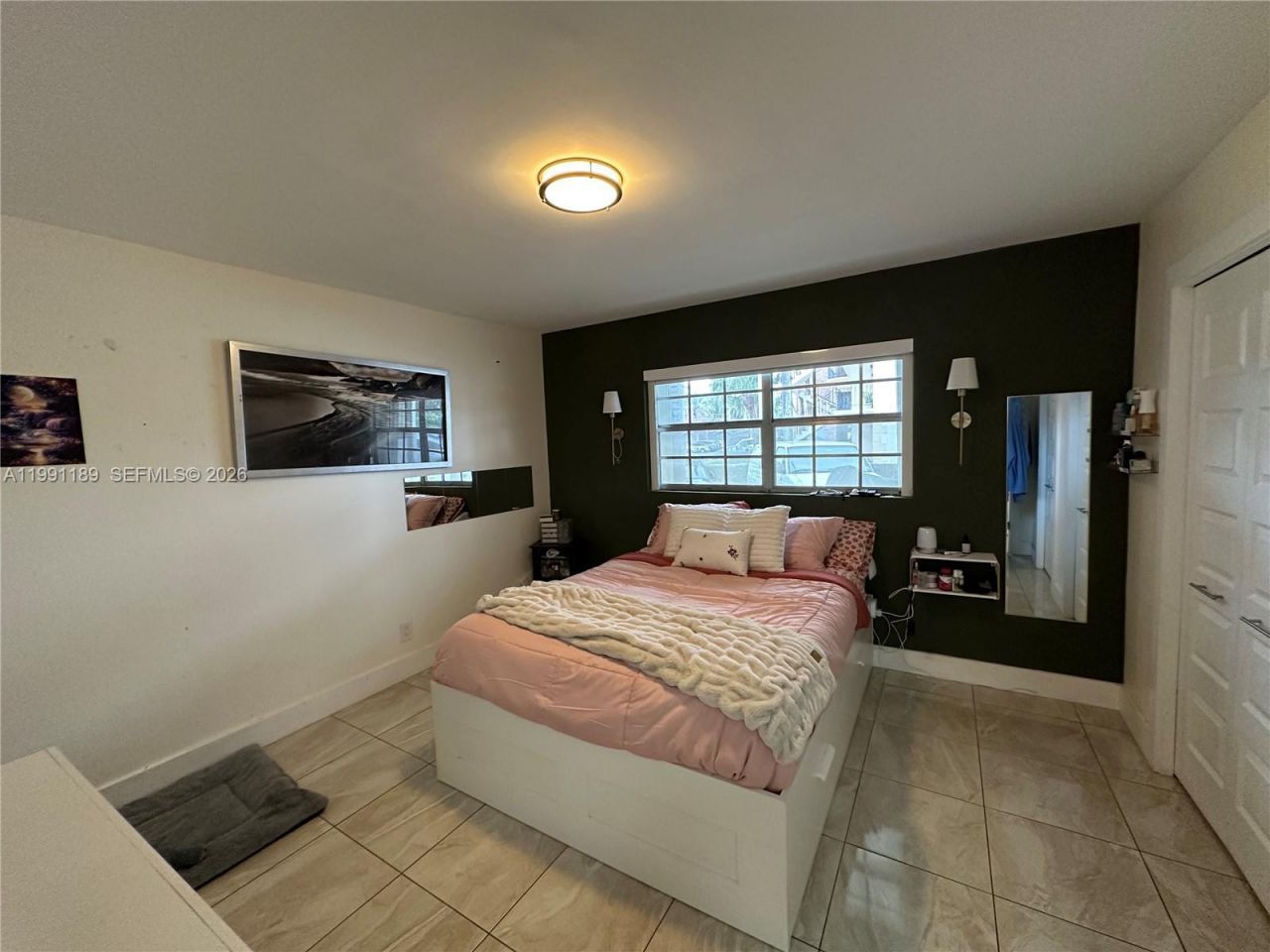 450 Paradise Isle Blvd, Unit 102, Hallandale Beach, FL 33009 Photo