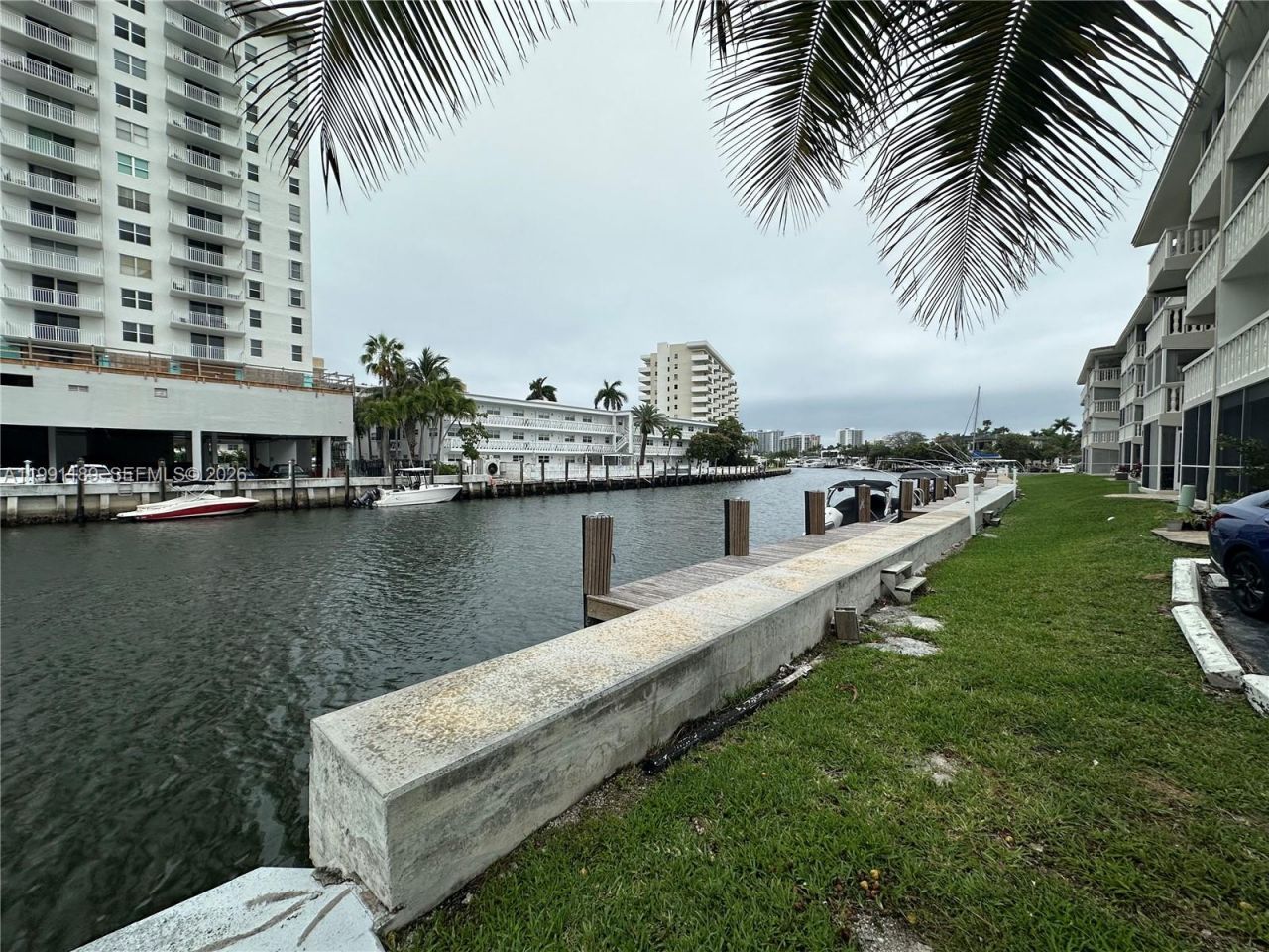 450 Paradise Isle Blvd, Unit 102, Hallandale Beach, FL 33009 Photo