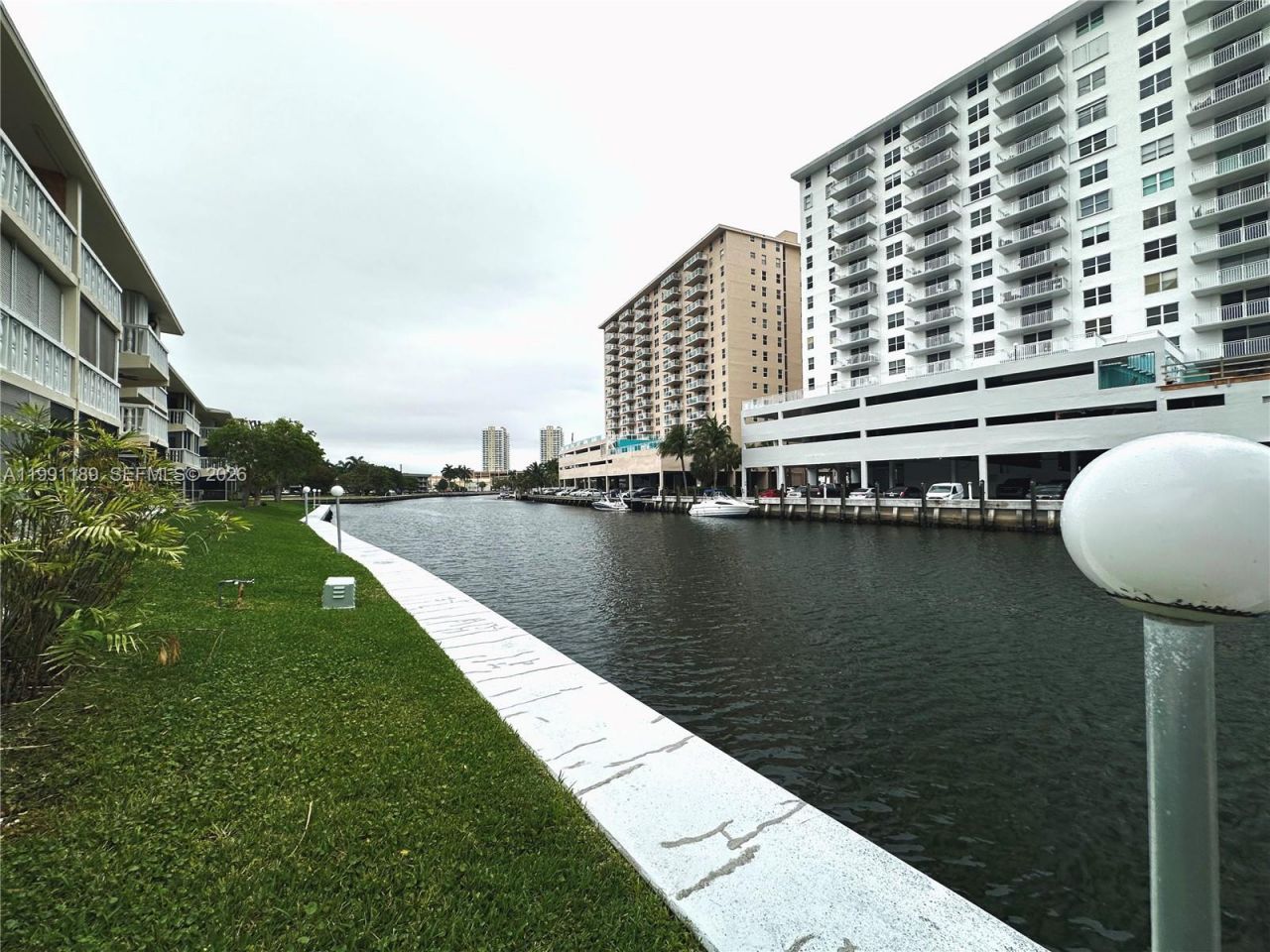 450 Paradise Isle Blvd, Unit 102, Hallandale Beach, FL 33009 Photo