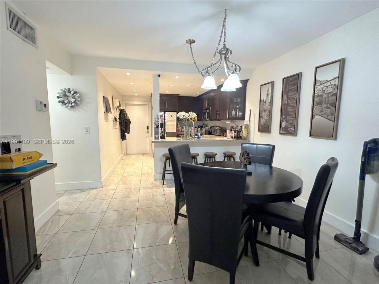 450 Paradise Isle Blvd, Unit 102, Hallandale Beach, FL 33009 Photo