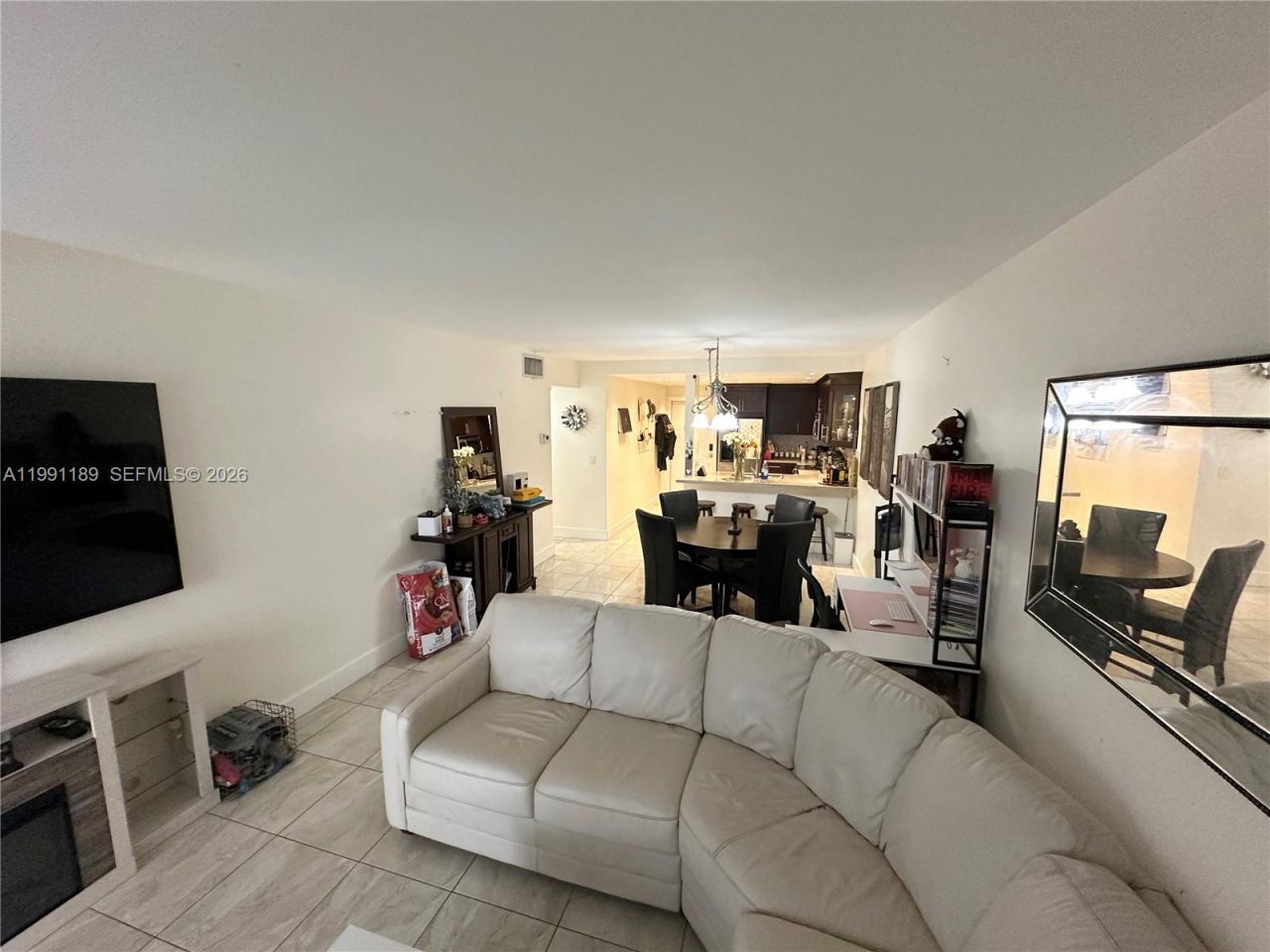450 Paradise Isle Blvd, Unit 102, Hallandale Beach, FL 33009 Photo