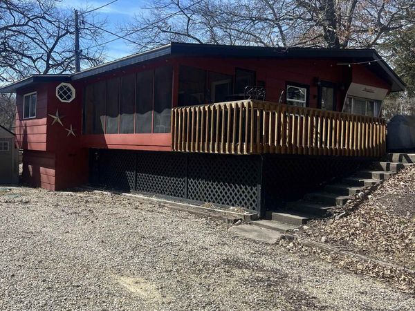 2220 260 Street, Delhi, IA 52223