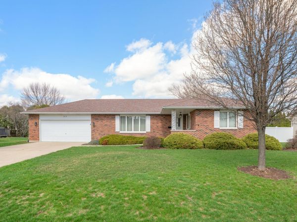 215 Leisure Street , Yorkville, IL 60560