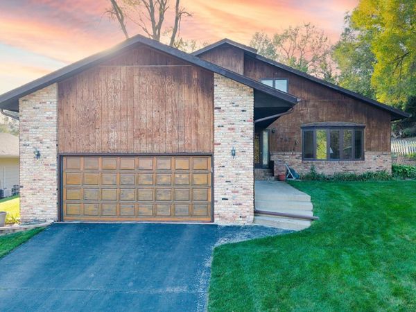 747 5th Avenue NW, Valley City, ND 58072