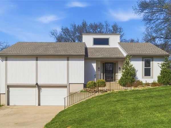 13900 W 69th Terrace, Shawnee, KS 66216