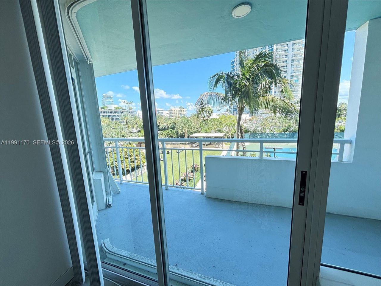 400 S Pointe Dr , Unit 408, Miami Beach, FL 33139 Photo