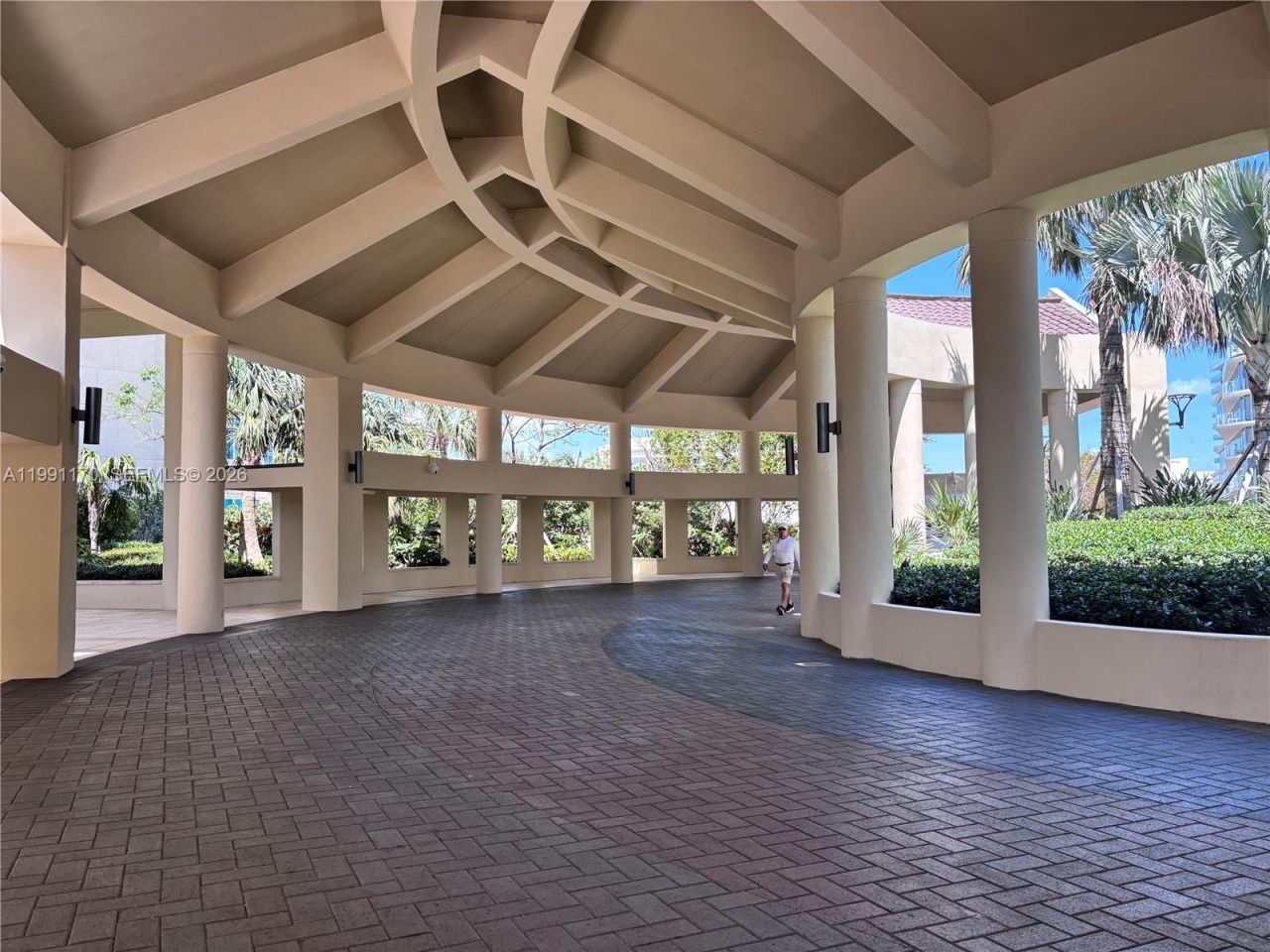 400 S Pointe Dr , Unit 408, Miami Beach, FL 33139 Photo