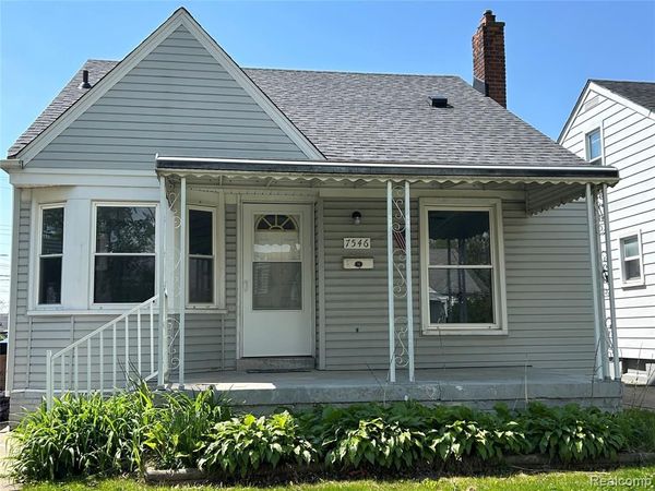 7546 Sterling, Center Line, MI 48015