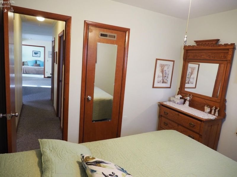 541 Oak Avenue, Lakeside, OH 43440 Photo 22