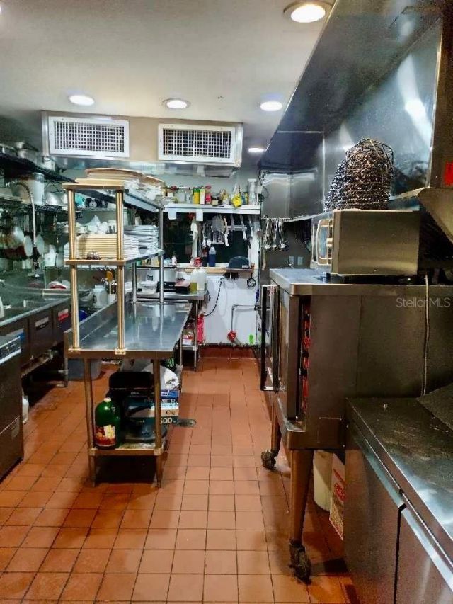 317 N Orange Street , New Smyrna Beach, FL 32168 Photo