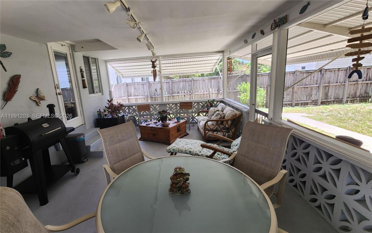831 Plover Ave, Miami Springs, FL 33166 Photo