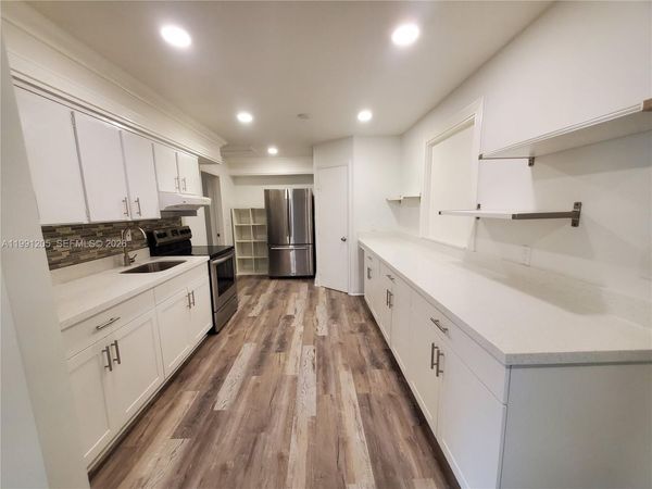 126 NW 8th Ave , Unit 1, Hallandale Beach, FL 33009