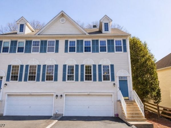 10 Gannett Ct, Wayne, NJ 07470