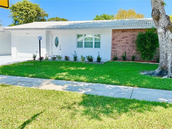 8581 NW 17th St , Plantation, FL 33322