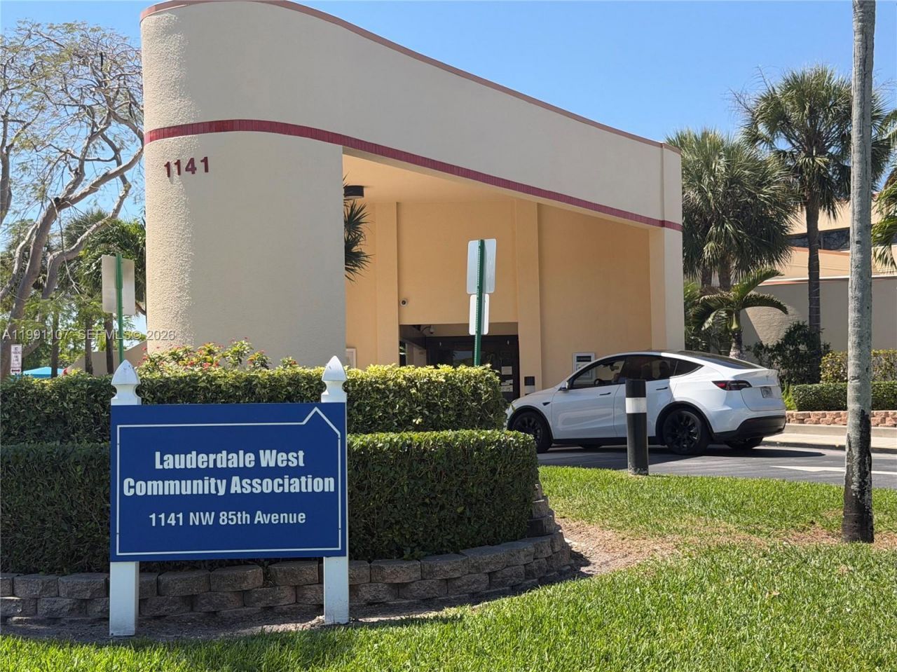8581 NW 17th St, Plantation, FL 33322 Photo