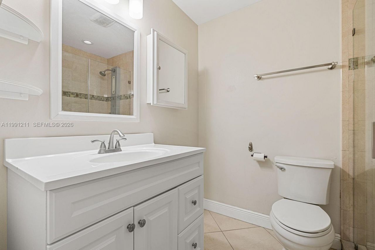 6854 NW 173rd Dr, Unit 210, Hialeah, FL 33015 Photo