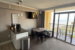 6900 Ocean Blvd. N  photo 4