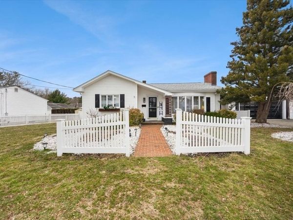 941 Bartlett St, New Bedford, MA 02745