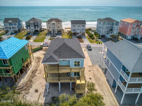 24 Porpoise Place, North Topsail Beach, NC 28460