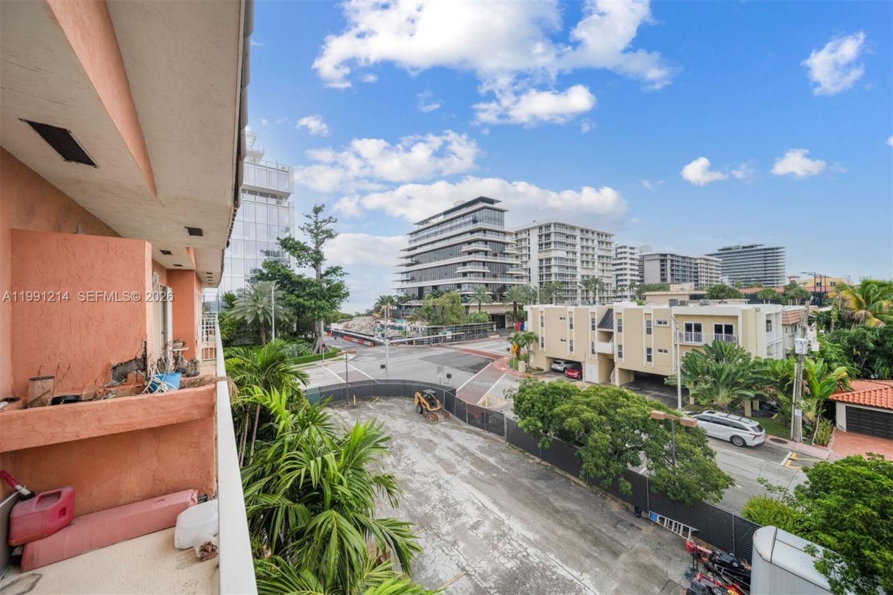 9008 Collins Ave, Unit 402, Surfside, FL 33154 Photo