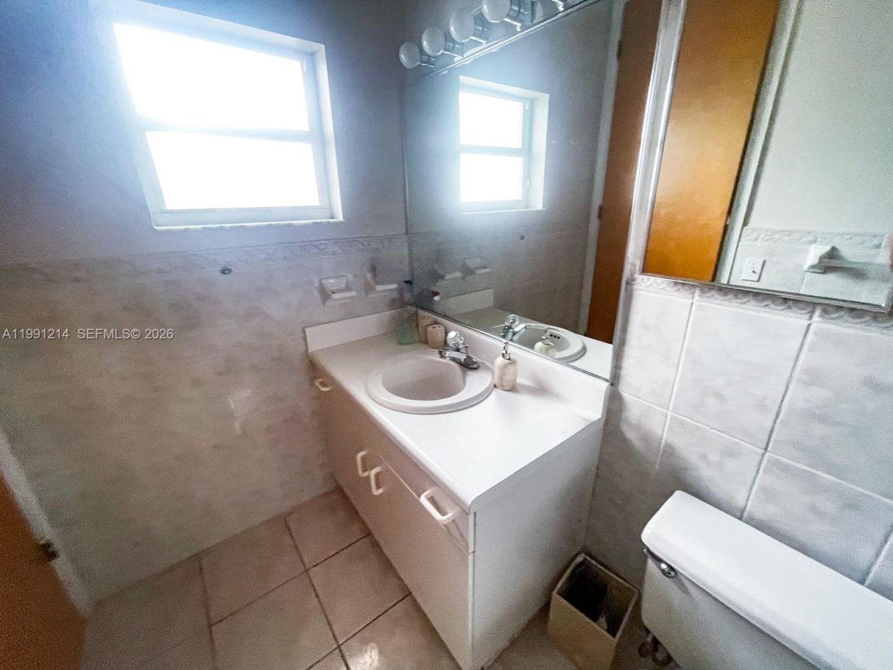 9008 Collins Ave, Unit 402, Surfside, FL 33154 Photo