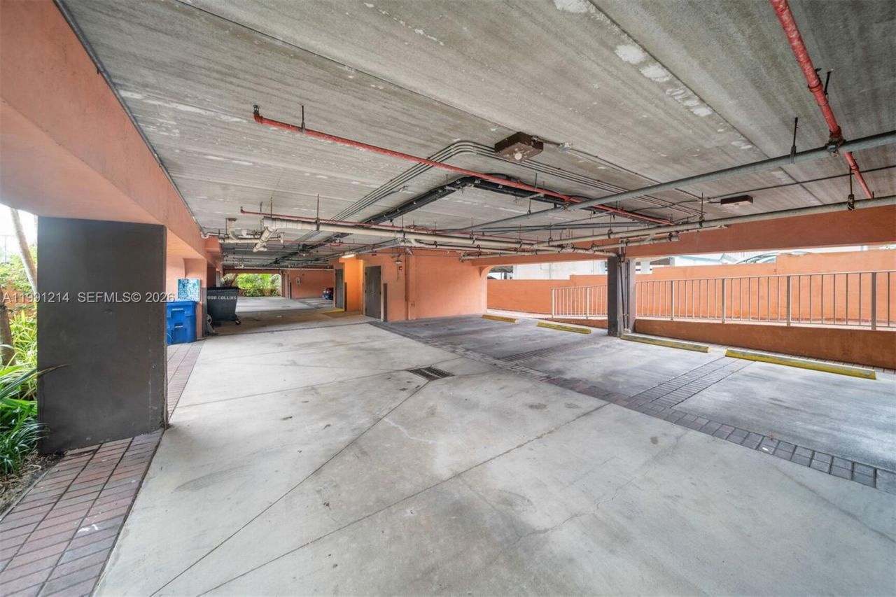 9008 Collins Ave, Unit 402, Surfside, FL 33154 Photo